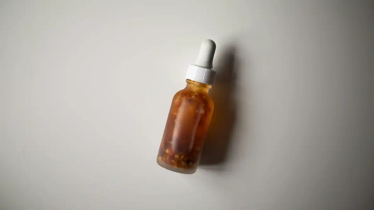 A basic dropper bottle